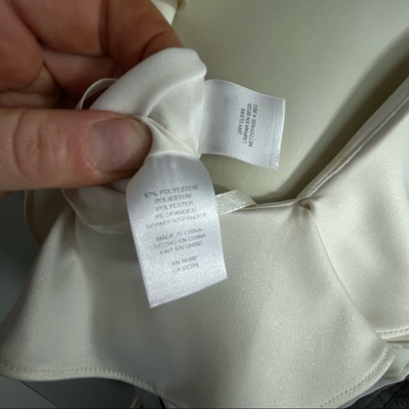 Evan Picone dress ivory satin ruffle with side zipper and belt - Picture 7 of 9